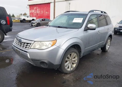 2012 Subaru Forester 2.5X Premium z USA, uszkodzony, nr VIN JF2SHADC6CH465420